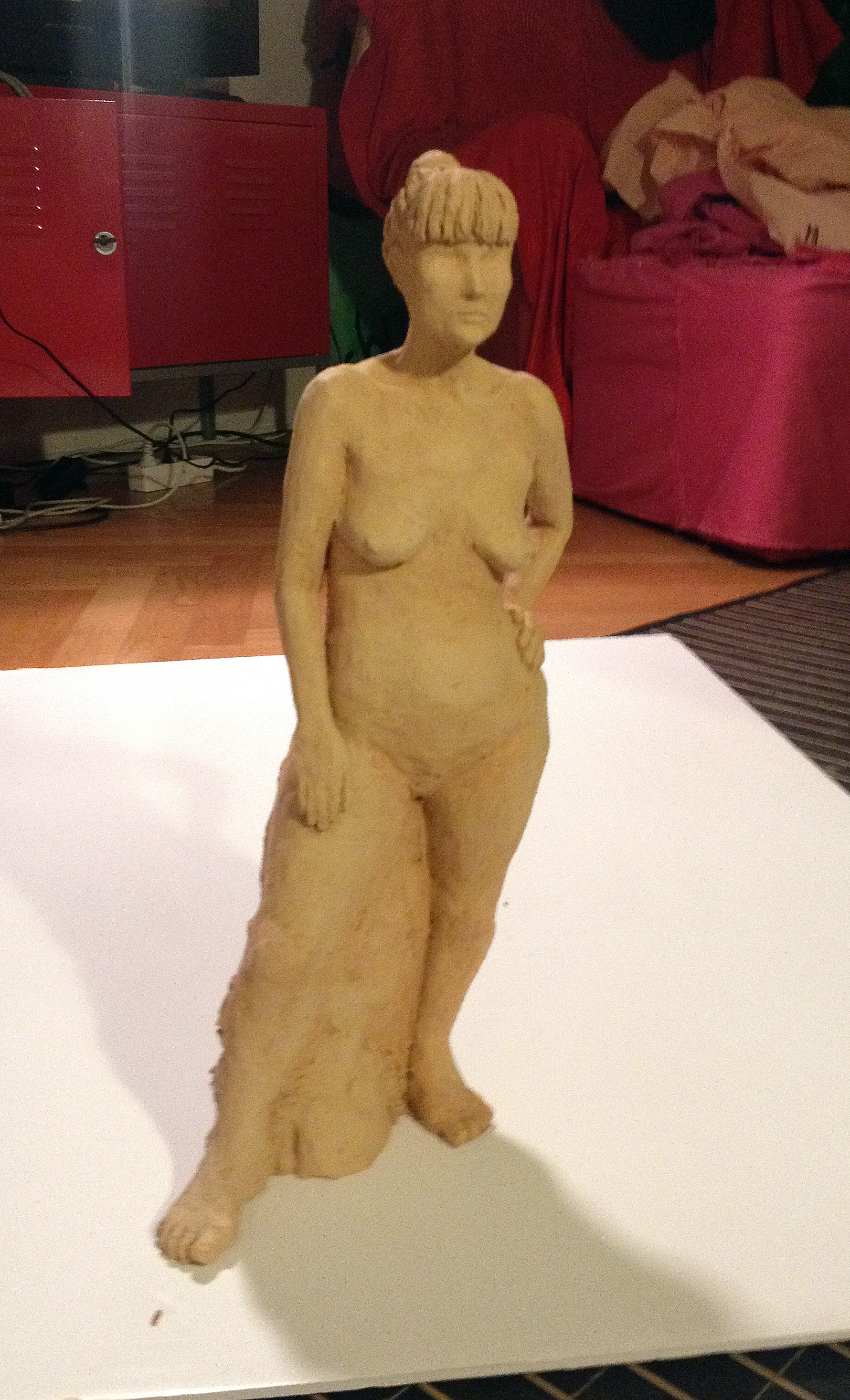 Her(e). Sculpture. Clay, 30 cm. By Anna-Lena Ekenryd 2013.