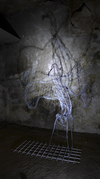 Unwanted. Installation, metal wire and light. By Anna-Lena Ekenryd 2015.